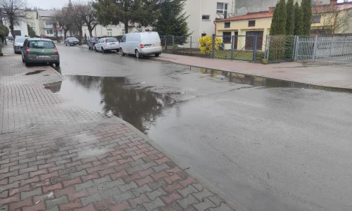 Nowy asfalt na ul. Żołnierzy Wojska Polskiego – zakończono prace na 150-metrowym odcinku